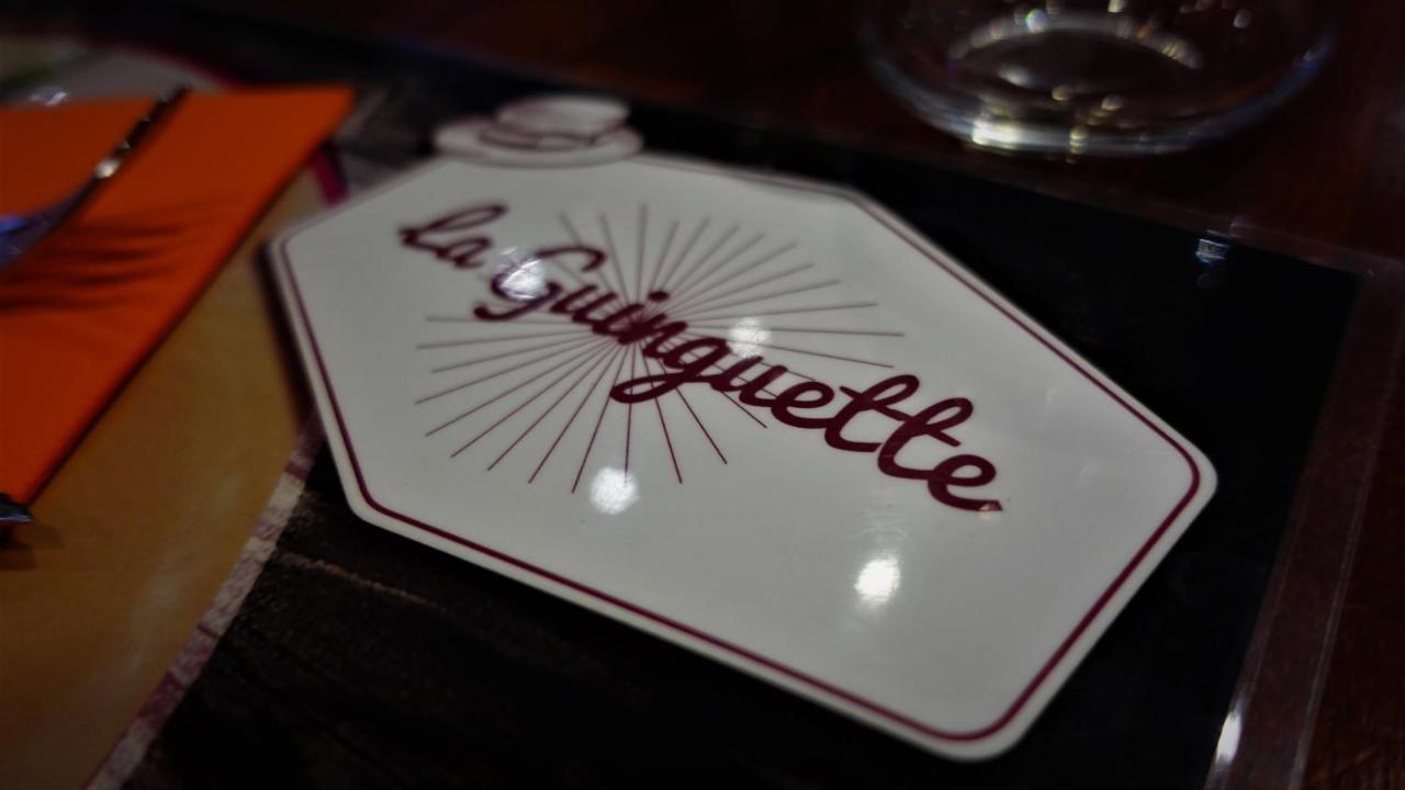 Hotel-Restaurant Des Voyageurs Le Cheylard エクステリア 写真