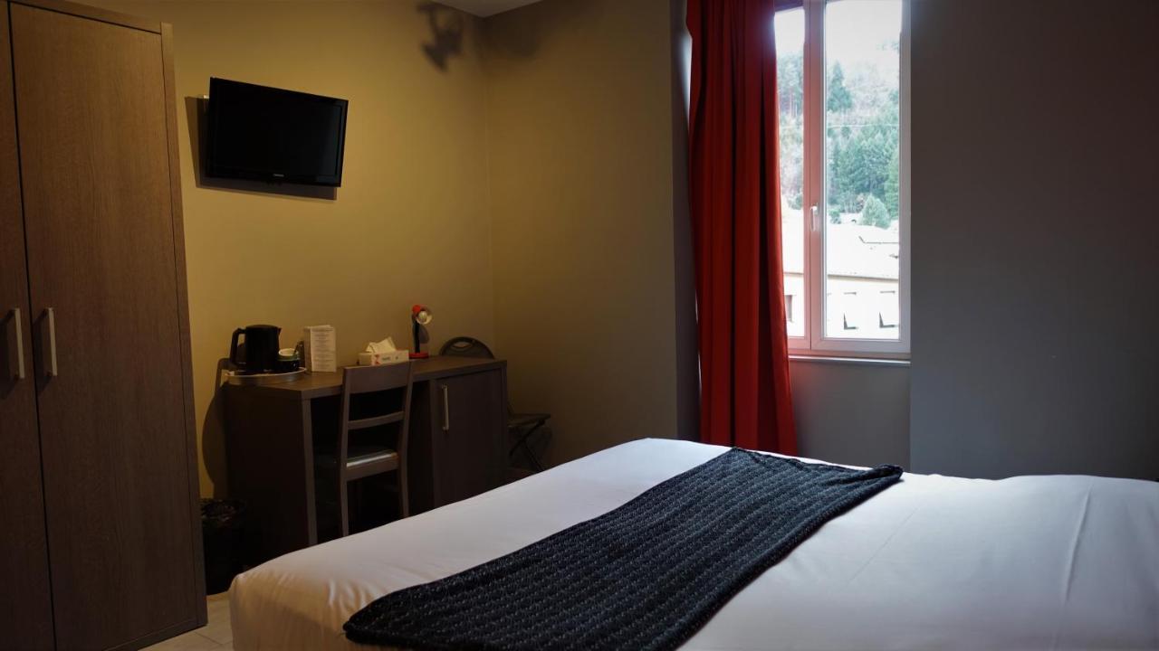 Hotel-Restaurant Des Voyageurs Le Cheylard エクステリア 写真