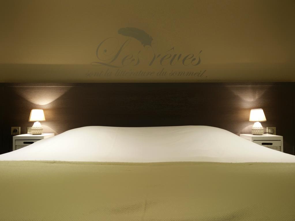 Hotel-Restaurant Des Voyageurs Le Cheylard エクステリア 写真