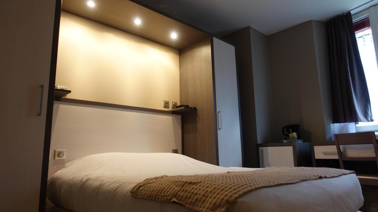 Hotel-Restaurant Des Voyageurs Le Cheylard エクステリア 写真